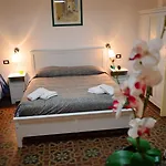Casa Lagana Bed & Breakfast 4*