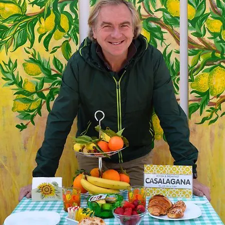 לינה וארוחת בוקר Casa Lagana